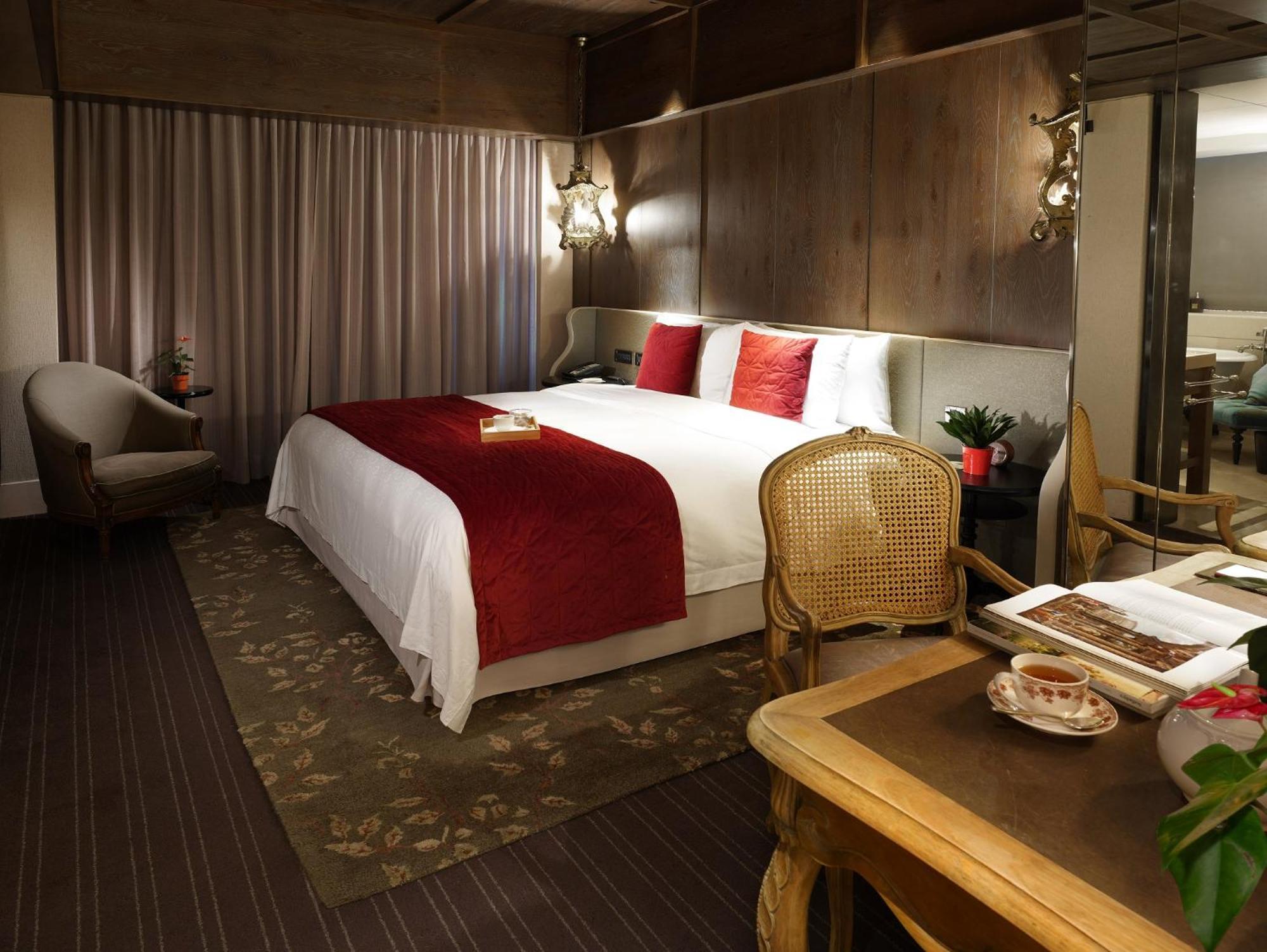 Palais De Chine Hotel Тайбей Екстер'єр фото A room at the hotel
